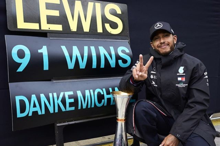 Lewis Hamilton menceritakan momen tersulit yang ia hadapi selama kariernya di Formula 1.