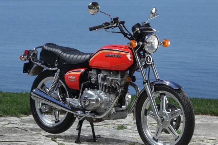 penampakan motor uniK Honda CB400A Hondamatic, naked bike gagah yang cuma punya dua gigi dan tanpa tuas kopling