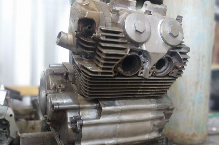 Mesin Yamaha Scorpio dua silinder sejajar garapan DYK Engine.