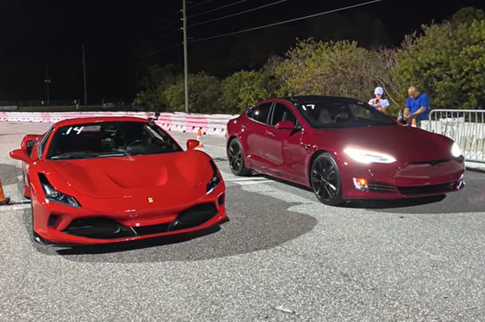 Adu drag antara Tesla Model S Performance melawan Ferrari F8 Tributo