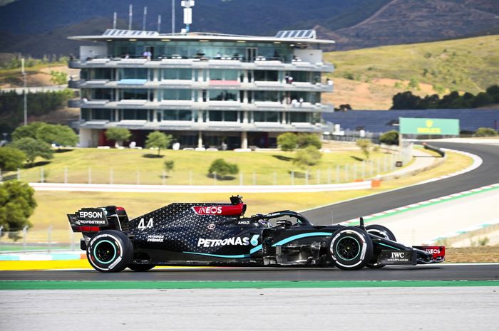 Lewis Hamilton di sirkuit Portimao