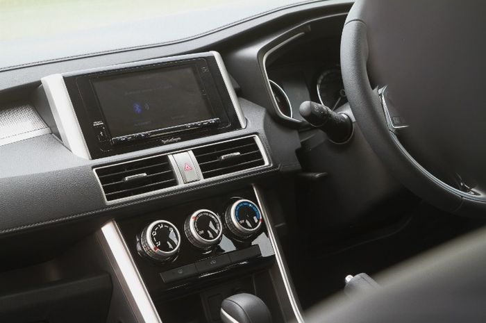 Mitsubishi Xpander Black Edition