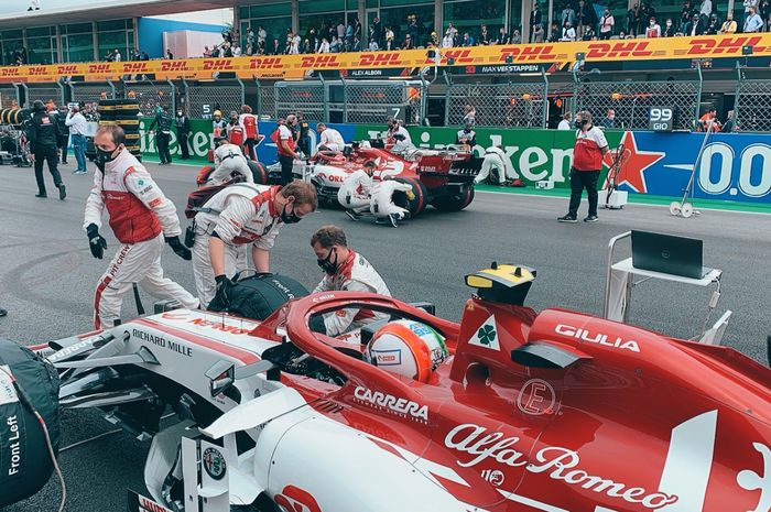 Alfa Romeo pertahankan duet Kimi Raikkonen dan Antonio Giovinazzi untuk F1 2021