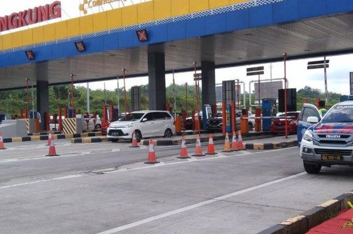Gerbang Tol Kalikangkung Semarang
