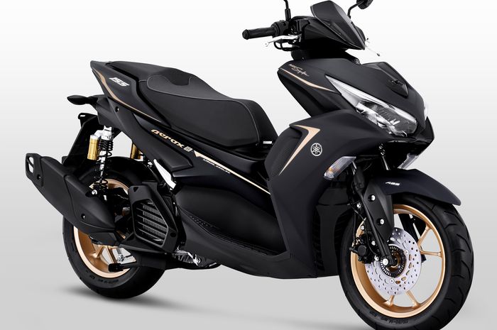 All New Aerox 155 Connected / ABS dibekali warnaMaxi Signature Black khas dengan perpaduan hitam doff dengan emas