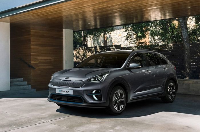 Belum tertarik meluncurkan mobil listrik dan mobil elektrifikasi, KIA sebut mau tunggu regulasi pemerintah terlebih dulu.