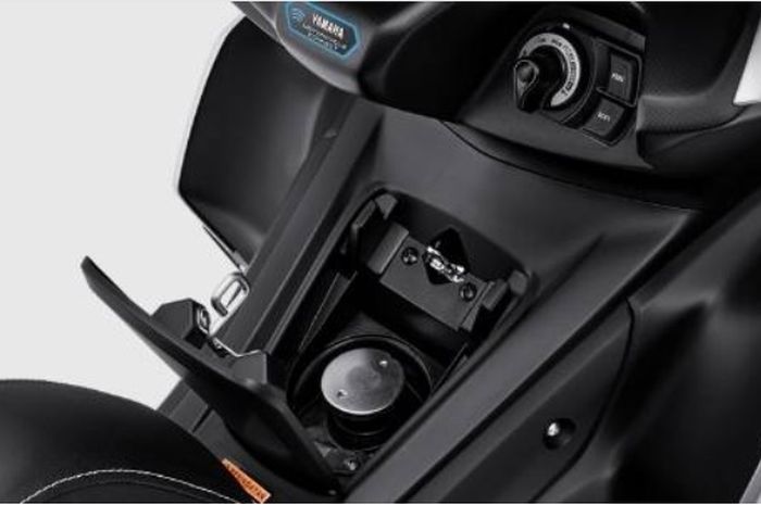 Tangki New Yamaha Aerox lebih besar, meningkatkan bobot motor