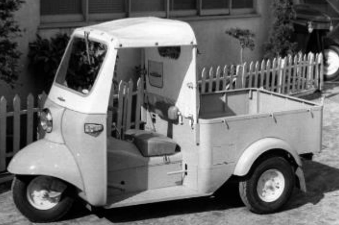 Kendaraan mini tiga roda pertama, Daihatsu Midget atau sering disebut Bemo, sempat jadi kendaraan operasional resmi  Asian Games ke-4 pada 1962 yang berlangsung di Indonesia