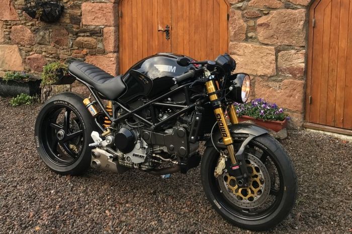 Ducati Monster S4R cafe racer