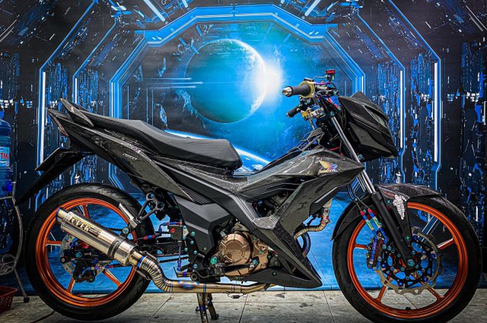 Honda Sonic 150R Tampil Keren, Baju Full Karbon dan Partnya Mewah - GridOto.com