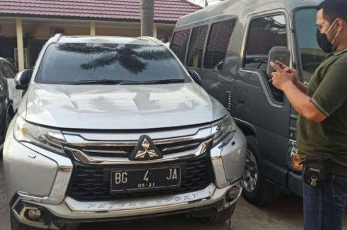 Mitsubishi Pajero Sport yang sempat terlibat aksi kejar-kejaran dengan polisi hingga diwarnai tembakan di Palembang