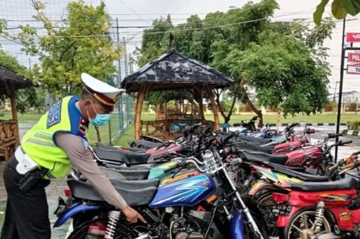 Belasan Yamaha RX-King yang diamankan Satlantas Polres Klaten.