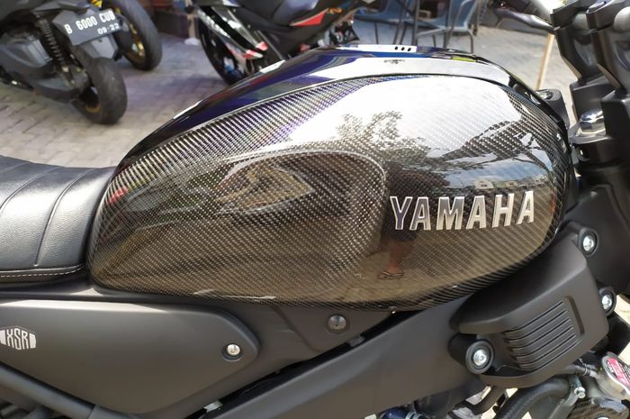 Yamaha XSR 155 berlapis carbon kevlar di bodi, bikin tambah sporty!
