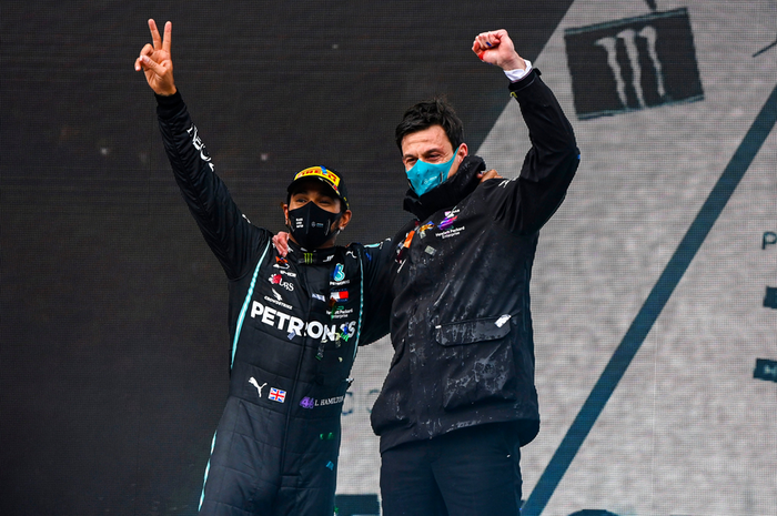 Bos Mercedes: Kontrak Lewis Hamilton semakin mahal setelah jadi juara dunia tujuh kali