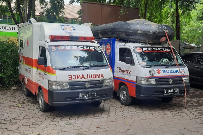 Suzuki New Carry Ambulance beserta alat medis dan mobil Box New Carry jadi armada pendukung SCRC. 