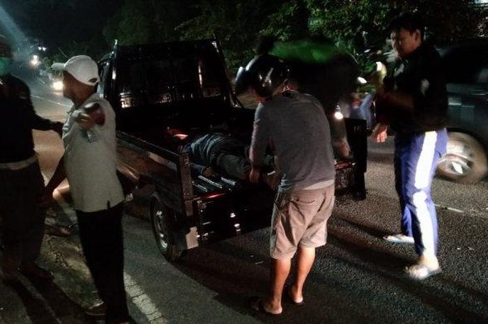 Pengendara Yamaha Xeon tewas usai disambar diduga Toyota Avanza di Jl Diponegoro, Pangkal Lalang, Tanjung Pandan, kabupaten Belitung