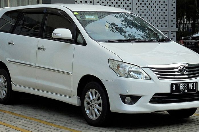 Toyota Kijang Innova facelift kedua 2011 -2013