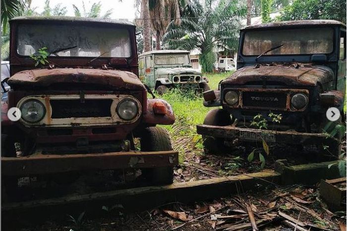 Toyota FJ40 dan BJ40 lusuh tak terurus di perkebunan sawit PTPN Tanjung Morawa, Medan, Sumatera Utara