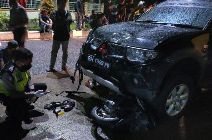 Mitsubishi Pajero Sport yang terlibat kecelakaan beruntun