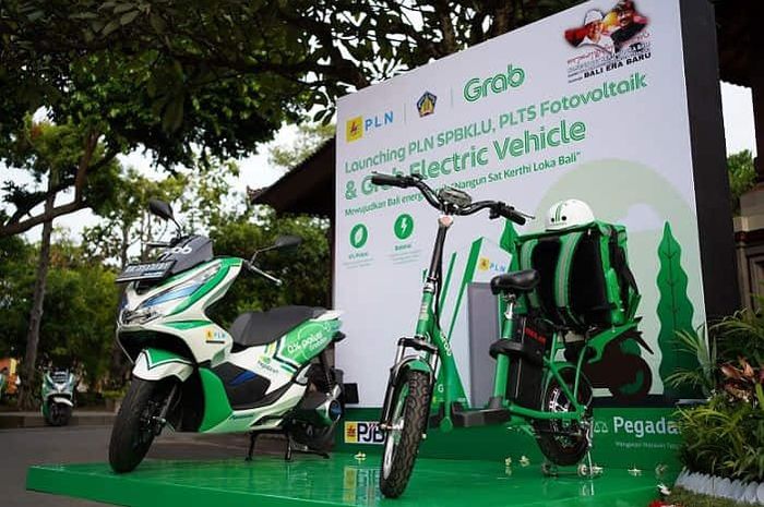 Peluncuran Kendaraan Berbasis Listrik (KBL) oleh Grab Indonesia di Bali.