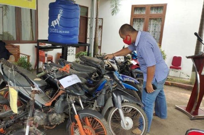 Motor sitaan Kejaksaan Negeri Kabupaten Muara Enim yang dijual langsung dan laris manis dibeli warga