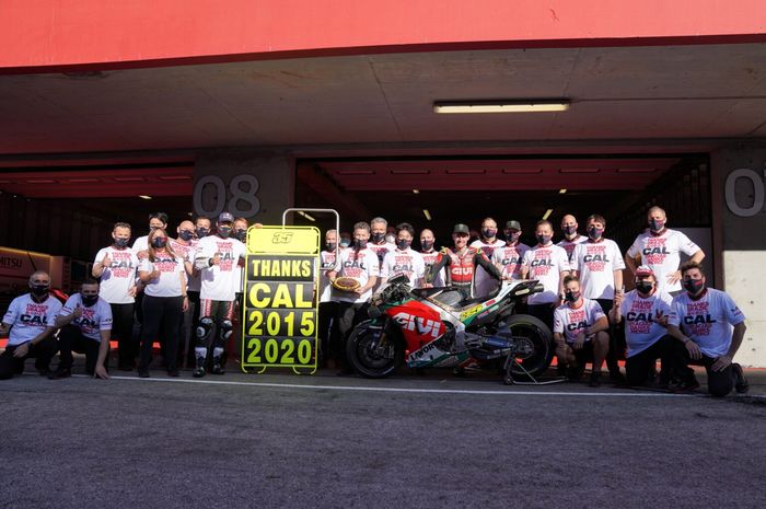 Cal Crutchlow berpisah dengan Lucio Cecchinello dan para kru di LCR Honda Team.