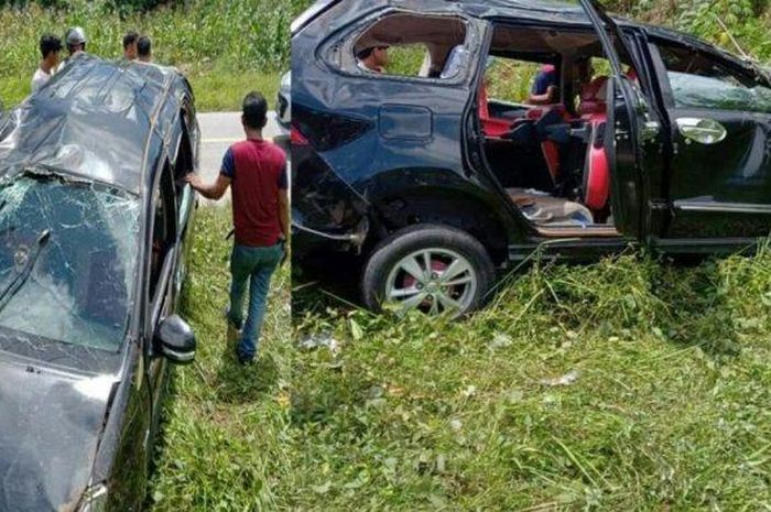 Toyota Avanza koprol berkali-kali hingga remuk saat bawa 10 penumpang di Jalan Trans Sulawesi, Tanalili, Luwu Utara