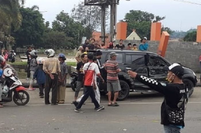 Kondisi Pajero Sport yang diihantam truk blong