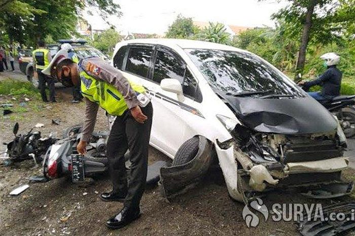 Honda Freed hantam Honda Vario 125 hingga ambyar, bocah 9 tahun tewas mengenaskan