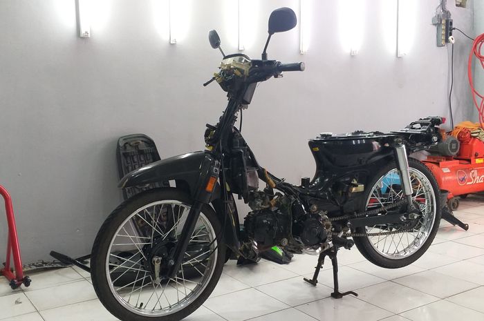 proses pengerjaan detailing di Fushion Motocare 