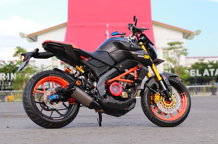 Yamaha Vixion bertampang MT-15 pakai silencer knalpot R6