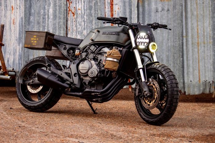 Honda CB600F scrambler