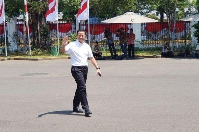 Menteri Sosial, Juliari Peter Batubara ditangkap KPK karena kasus korupsi bansos penanganan Covid-19.