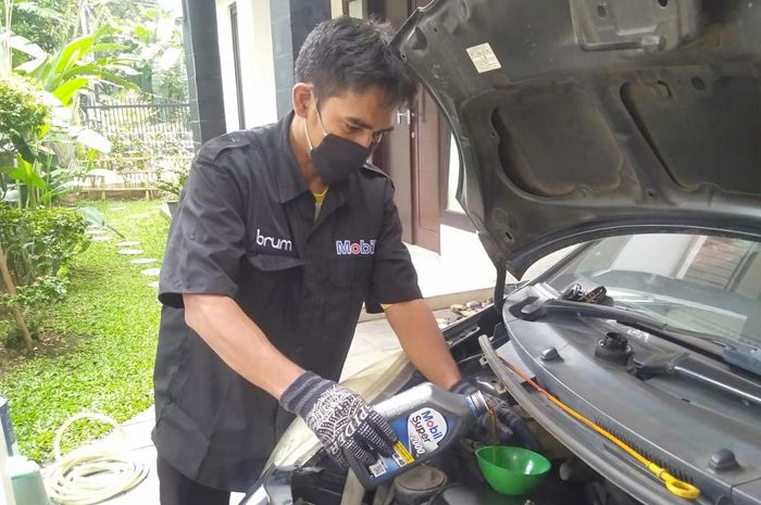 MOBIL Lubricants dan Garasi.id buka layanan ganti oli dan tune up mobil di rumah
