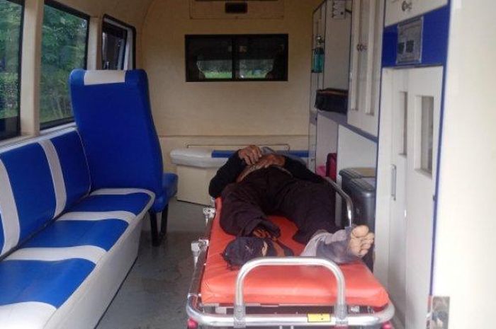 Agus Salim saat di Ambulans menunggu diautopsi di RSUD kabupaten Asahan 