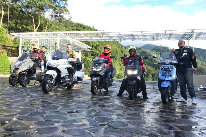 Tim Kawahara Racing tempuh Tour Sulawesi untuk uji produk part high performance Yamaha NMAX dan Vespa matic alias 4-tak