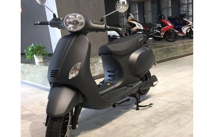 tampil klasik mirip vespa matik, harga motor listrik ini lebih murah Rp 3 jutaan dari Honda BeAT