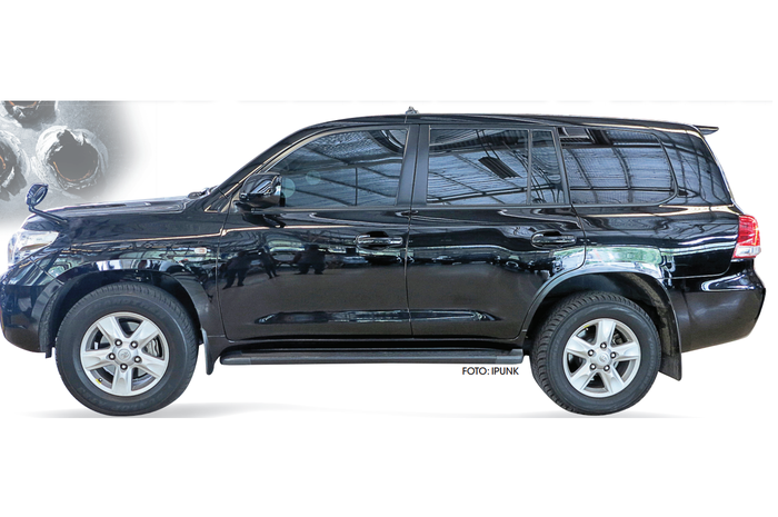 Toyota Land Cruiser V8 disulap jadi kendaraan antipeluru