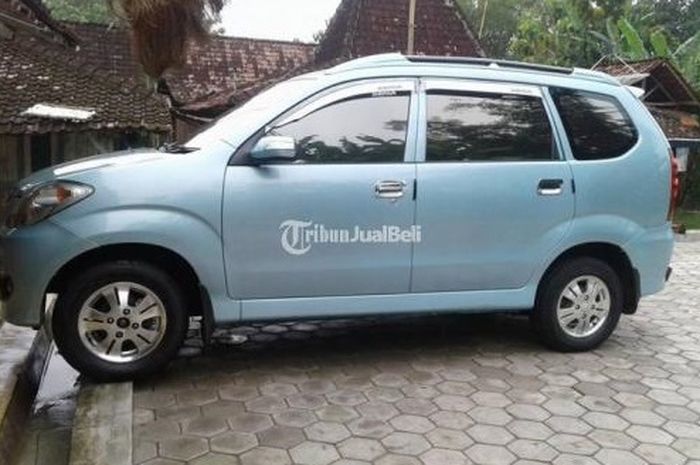 Avanza warna biru muda