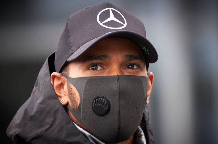 Lewis Hamilton tunggu waktu pasti untuk tanda tangan kontrak. 