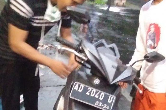 Yamaha Mio 125 yang jadi misteri karena ditinggal pemilik di atas jembatan Jurug Solo