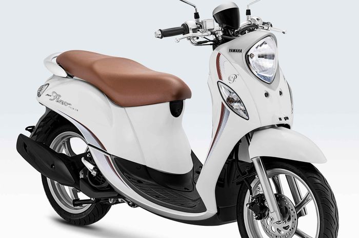 Yamaha Fino 125 Premium mendapatkan warna baru White Latte yang menonjolkan warna dominan putih