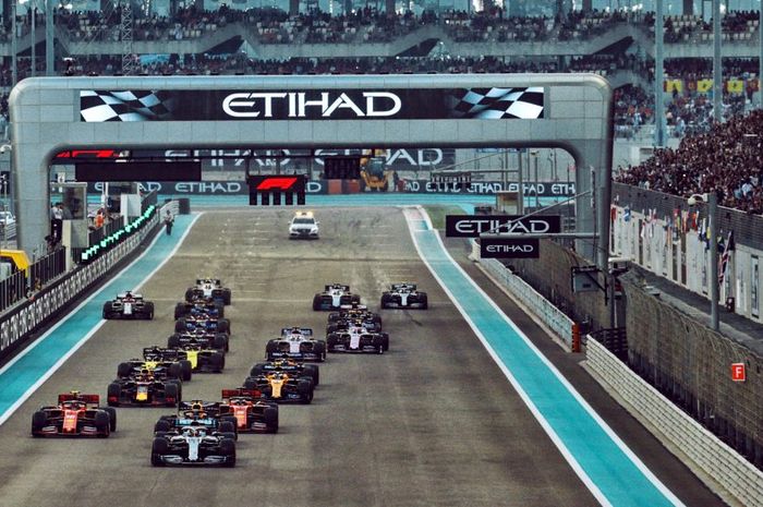 Tes pasca-musim F1 2020 digelar hari ini, Selasa (15/12/2020). Berikut daftar nama pembalapnya.