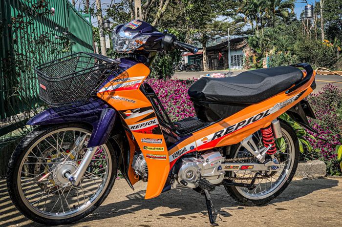Modifikasi Yamaha Vega R berbaju Repsol