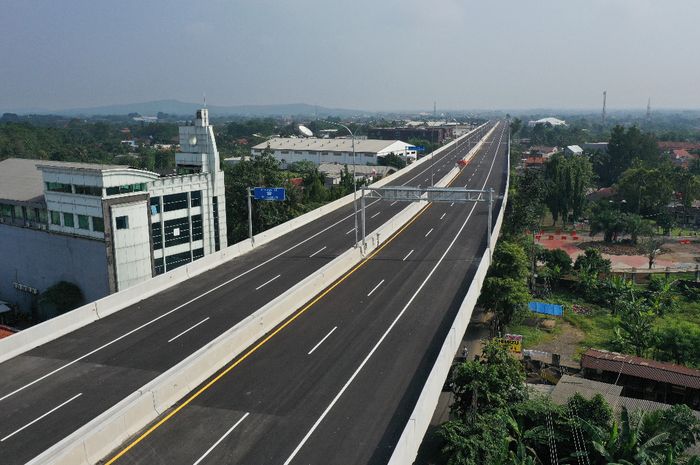 Jalan Tol BORR Seksi 3A sepanjang 2,85 km, merupakan jalan tol layang (elevated toll road) yang menghubungkan Sentul&ndash;Salabenda