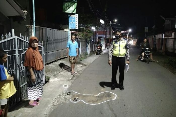 Bocah berinisial H (4) tewas setelah tertabrak mobil pikap saat menyebrang di Jalan Sukamulya, Kelurahan Serua, Ciputat, Tangerang Selatan, Jumat (18/12/2020) malam. (dikumentasi Satlantas Polres Tangsel)
