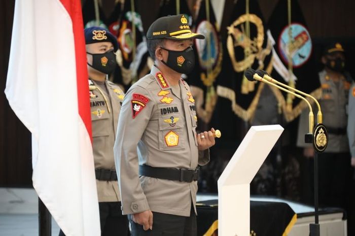 Kapolri Jenderal Pol Idham Azis memimpin upacara sertijab di Mabes Polri, Jakarta Selatan, Jumat (20/11/2020).