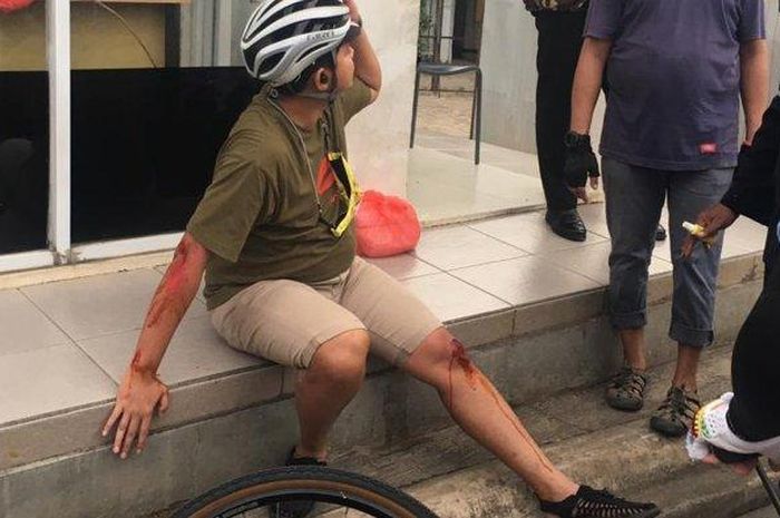 Pesepeda yang nyaris jadi korban begal di Grand Kemala Lagoon, Bekasi Selatan, Selasa (22/12/2020). 