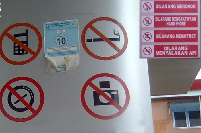 5 hal ini dilarang dilakukan saat isi bahan bakar di SPBU. Kalau nekat bisa bahaya sob!
