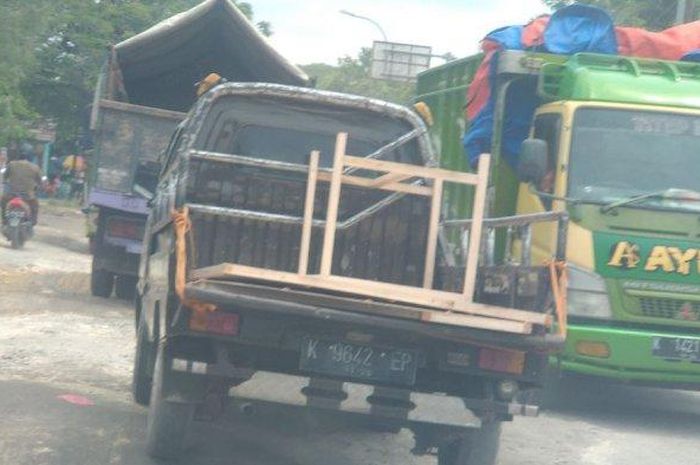 Kondisi jalan rusak di jalur provinsi ruas Purwodadi-Blora